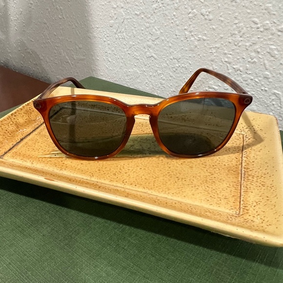 Gucci GG0154SA Sunglasses - Picture 6 of 9